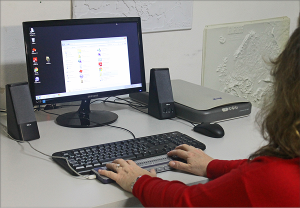 Postazione informatica munita di Screen Reader e Display Braille